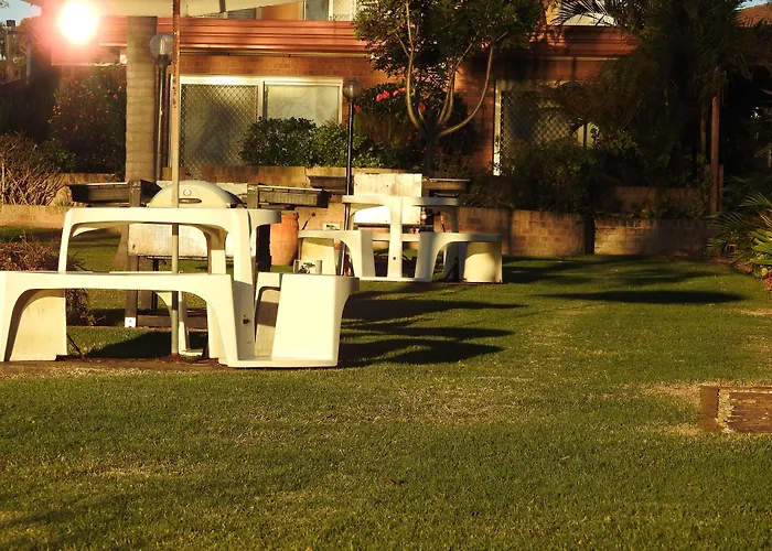Lake Edge Apartments