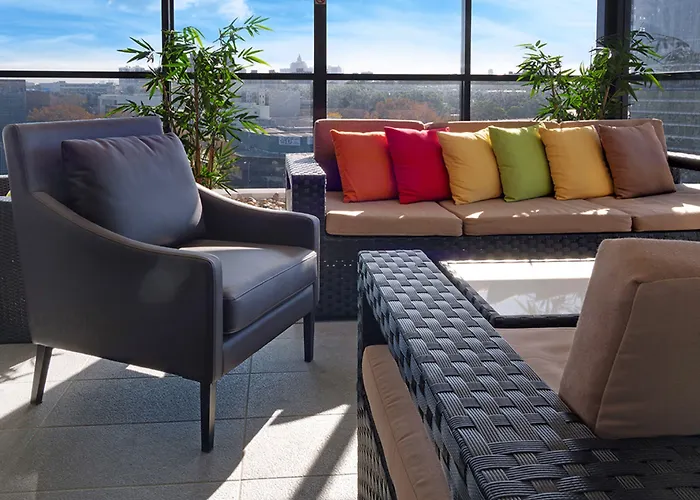 Value Suites Green Square