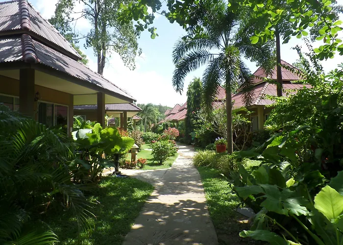 Lanta Castaway Beach Resort