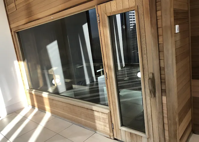 Aussie Escape Apartments-Skyline Collins Tower