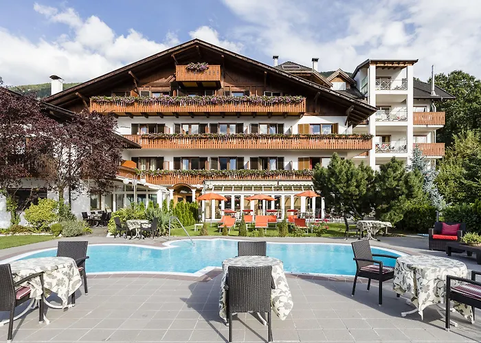 Hotel Finkenhof - Feel At Home Schenna