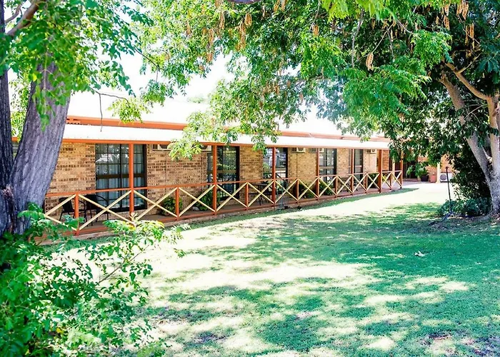 Country Motor Inn