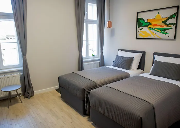 City Vibe Apartments & Rooms