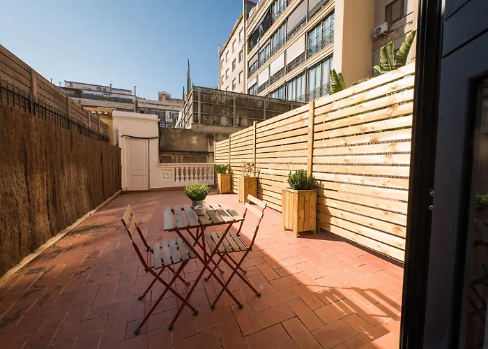 Hostal Live Natura Barcelona (Adults Only)