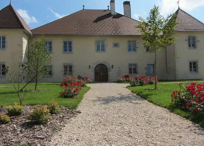 Bed and Breakfast Le relais des deux tours à Brémondans