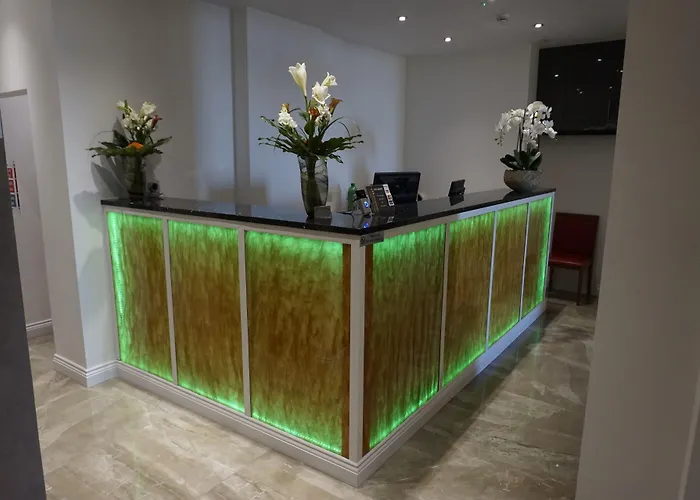 Halvard Hotel Douglas