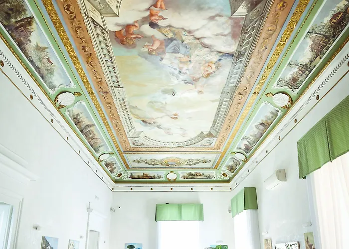 Napolimia Boutique