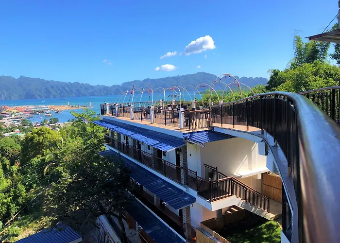 Skylodge Resort