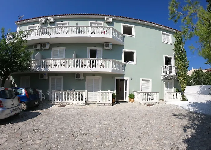 Casa Del Mar