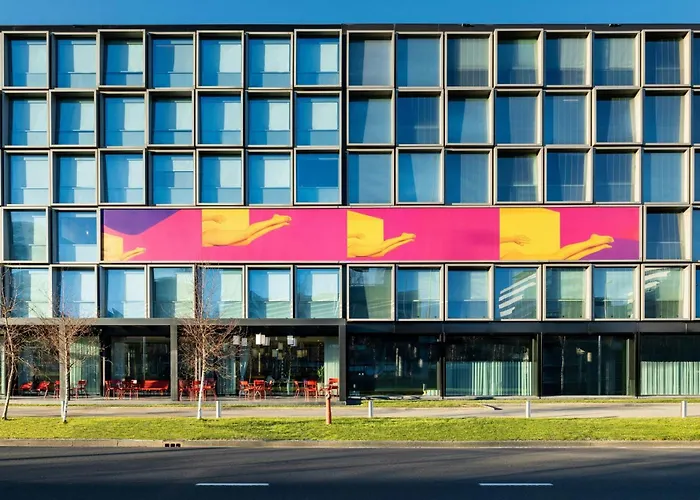 citizenM Schiphol Airport
