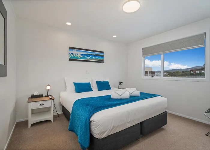 Waterfront Apartments Whitianga
