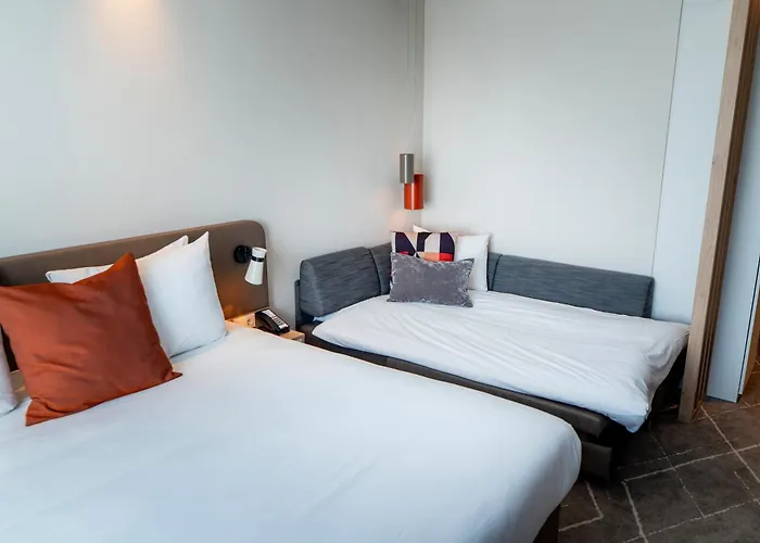 Holiday Inn - Airport By Ihg