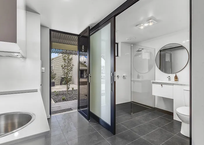 Aloha Central Premium Studios Mount Gambier