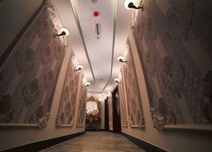 Khan Khediwe Hotel