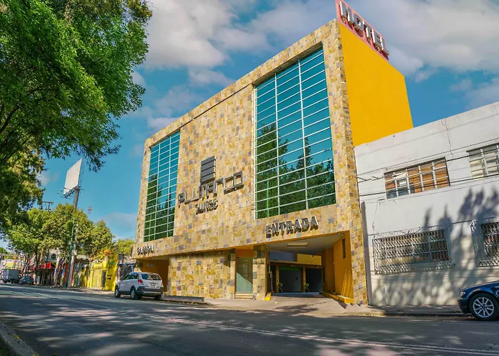 Plutarco Suites