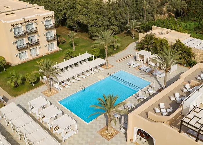 Jaz Neo Almazino, Almaza Bay