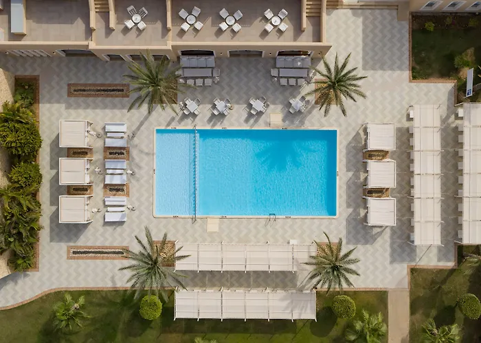 Jaz Neo Almazino, Almaza Bay