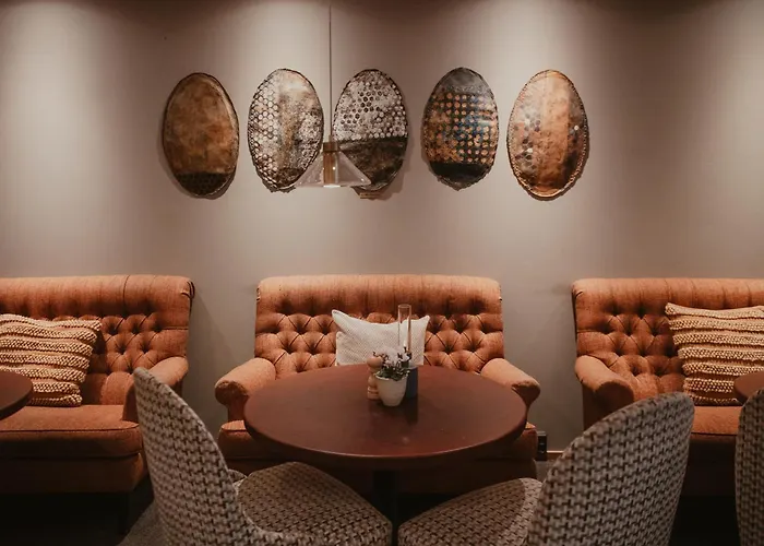 Home Hotel Wellington