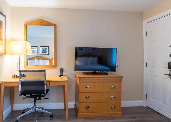 Port Inn And Suites Portsmouth, An Ascend Collection Hotel