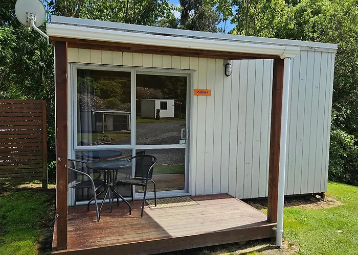 Sapphire Springs Holiday Park And Thermal Pools