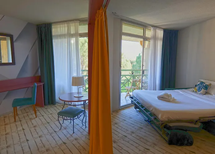 Garrigae Domaine De L'Esterel - Piscine & Spa Cinq Mondes Saint-Raphael 