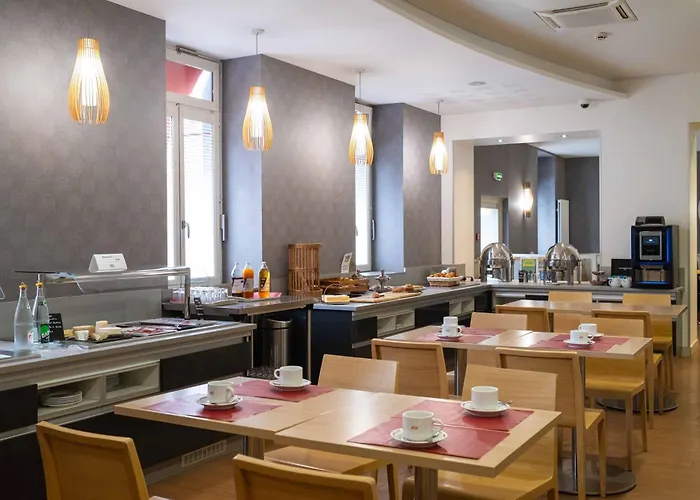 Logis Hotel De Bourgogne - Macon