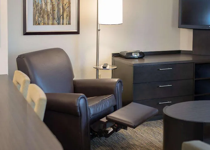 Sonesta Simply Suites Arlington