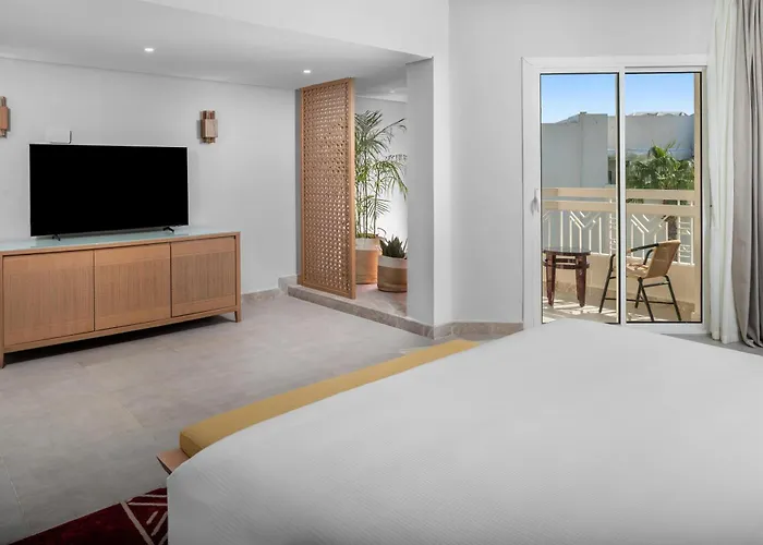 Doubletree By Hilton Sharks Bay Resort