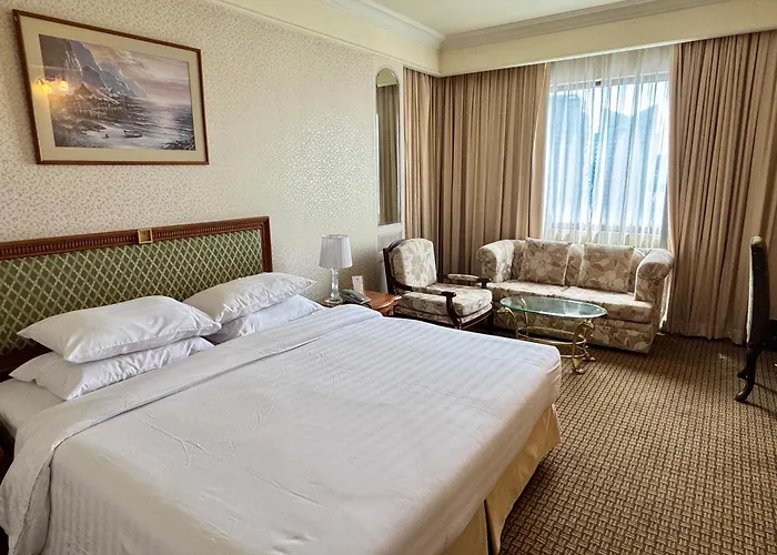 Royal Benja Hotel - Big Room Family-Friendly