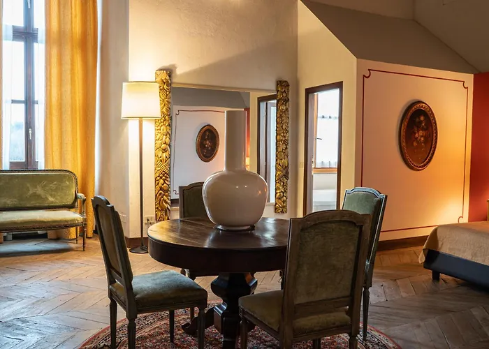 Castello Di Compiano Hotel Relais Museum