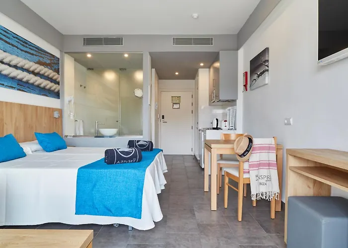 Invisa Aparthotel Casa Luis Santa Eulalia del Río