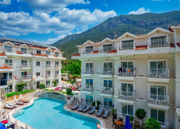 Montebello Deluxe Hotel