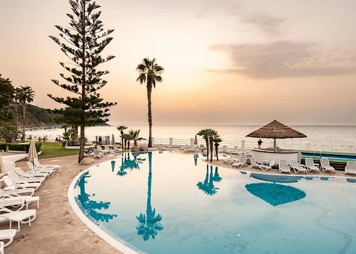 Cala Petrosa Resort
