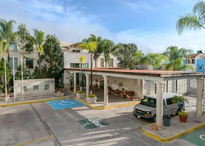 Hecthorny San Carlos Tequisquiapan, BW Signature Collection