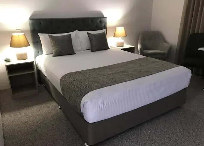 Rocky Gardens Motor Inn