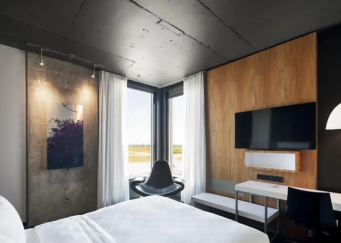 Alt Hotel Halifax Airport - In Terminal Enfield