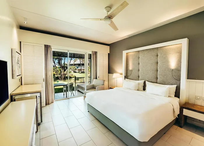 Radisson Blu Azuri Resort & Spa Roches Noires
