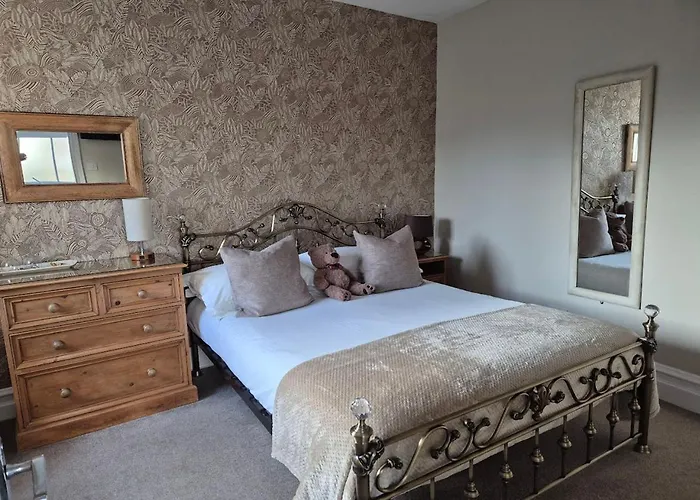 Denehurst Guest House - Adults Only