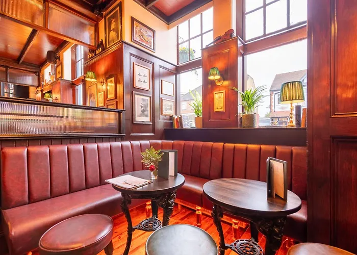 The Royal Oak Hotel Woodford