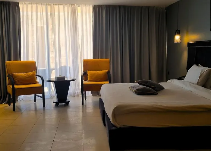 O Beach Hotel & Resort Sweimeh