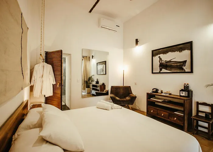 Hotel Sin Nombre