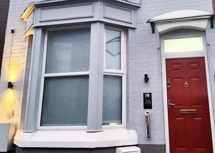 The Red Lounge 1 Ensuite Near Anfield - Double