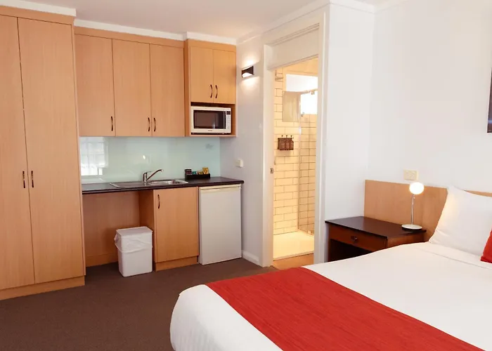 Barclay Motor Inn