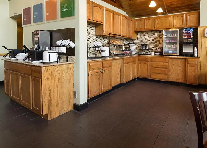 Comfort Inn & Suites Syracuse-Carrier Circle