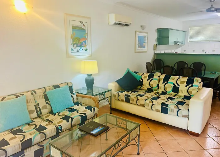 Palm Cove Tropic Apartments