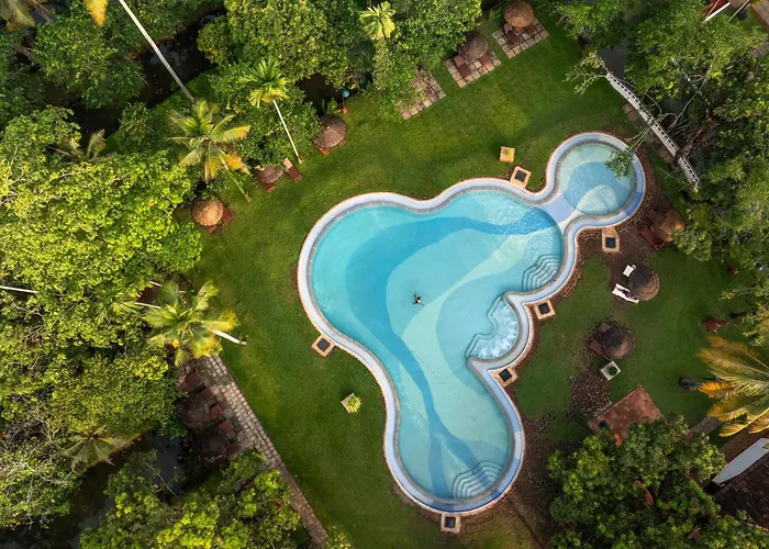 Coconut Lagoon Kumarakom - A Cgh Earth Experience