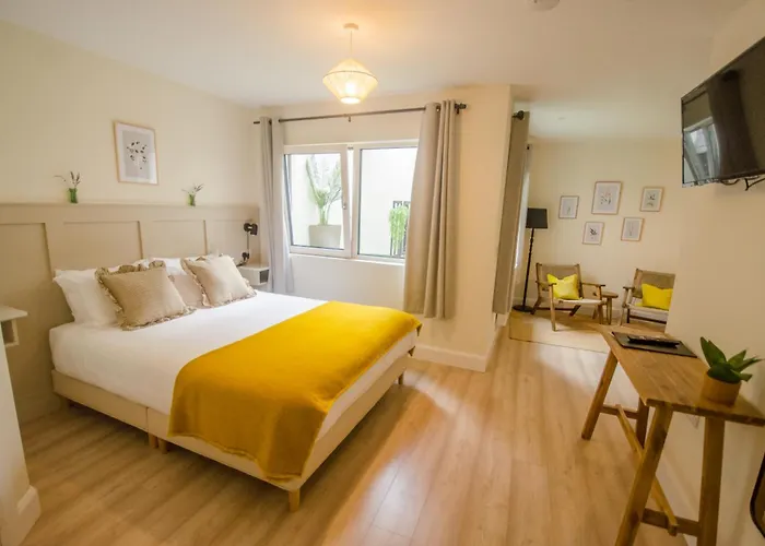 Rookery Lane Food And Lodging