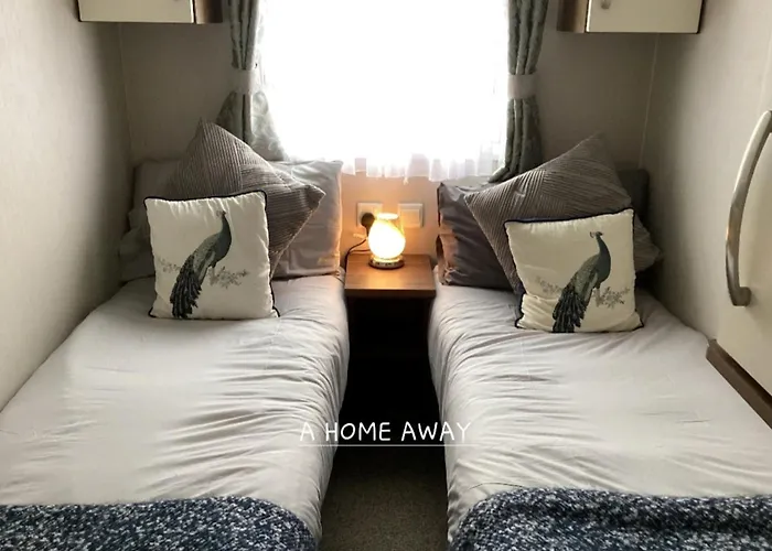 A Home Away Hot Tub Retreat At Tattershall Lakes Country Park