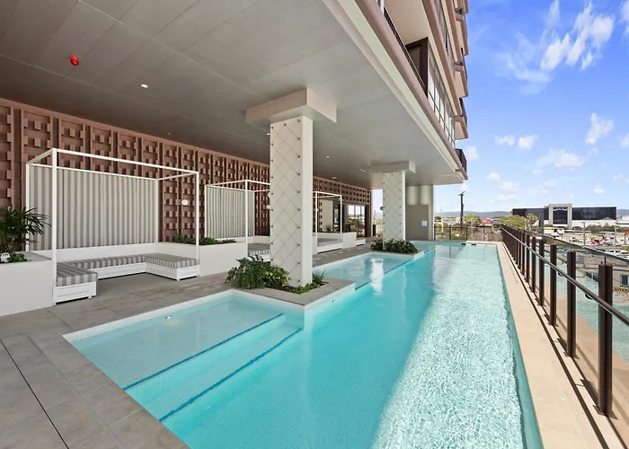 Yves Mermaid Beach Apartments By Cllix
