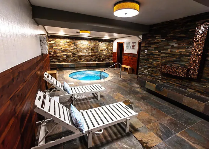 The Mammoth Creek Inn